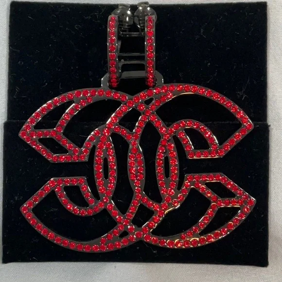 Chanel Diamantés one sided Crystal clip on earring - Picture 2 of 7